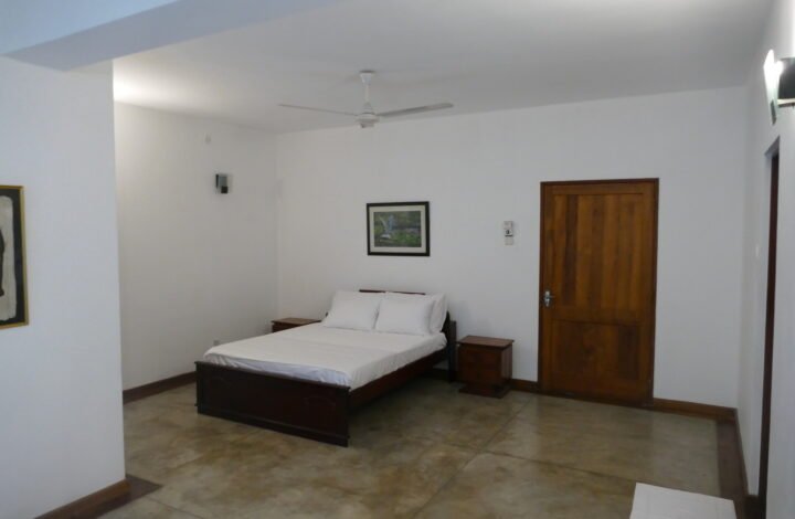 Deluxe Queen Suites – Embassy Suites