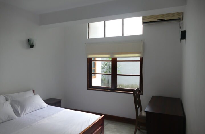 Deluxe Queen Room – Embassy Suites